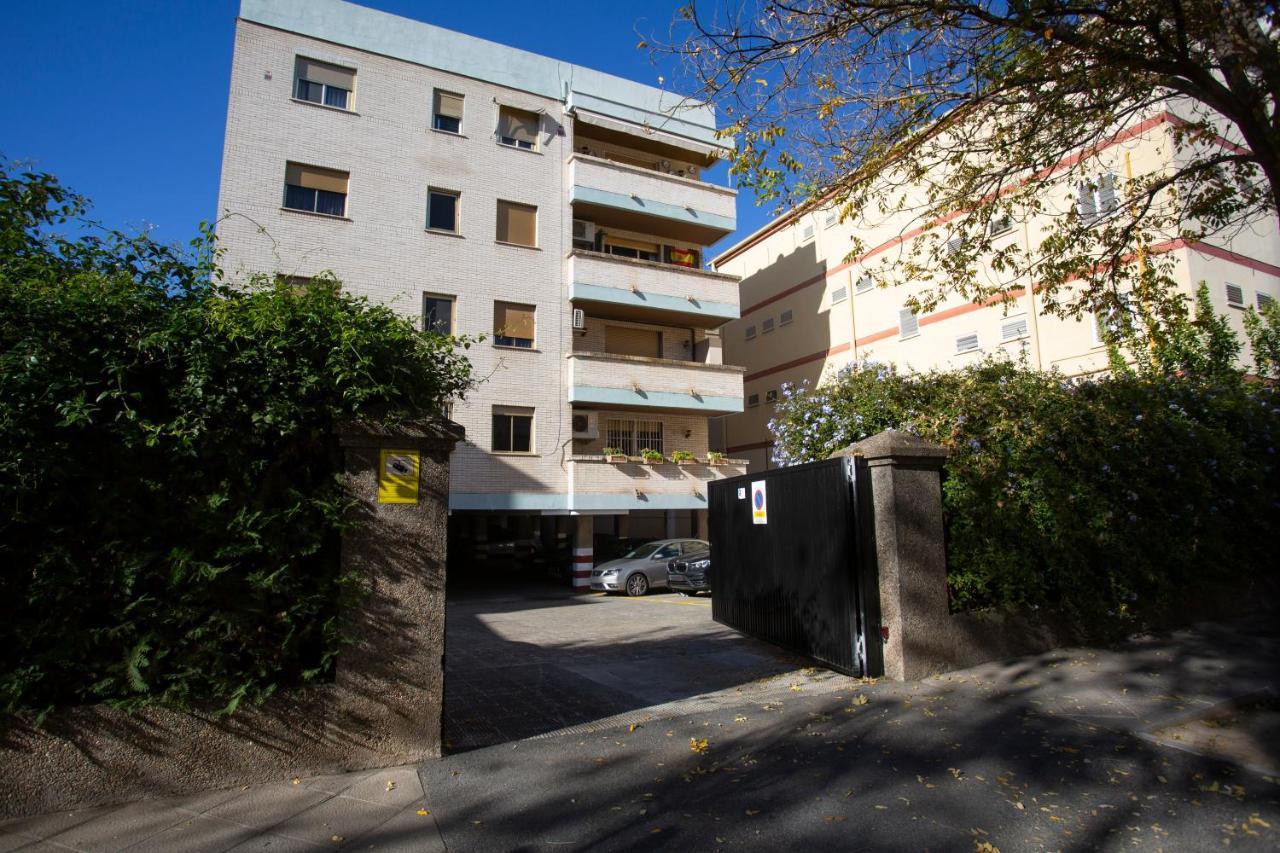 Borbolla Sevilla Urban - Parking Sevilha Exterior foto